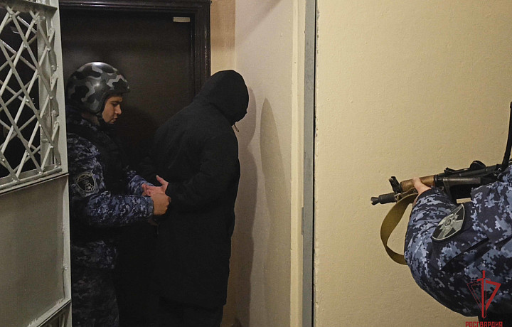 В Туле росгвардейцы отработали действия по задержанию «грабителя»