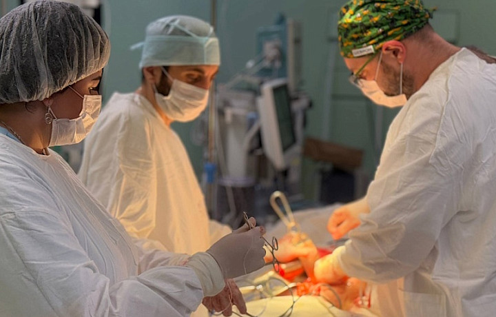 В Туле врачи впервые удалили огромную опухоль лапароскопическим методом