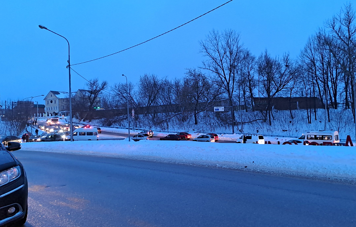 Алексинцы пожаловались на транспортный коллапс в городе из-за гололеда