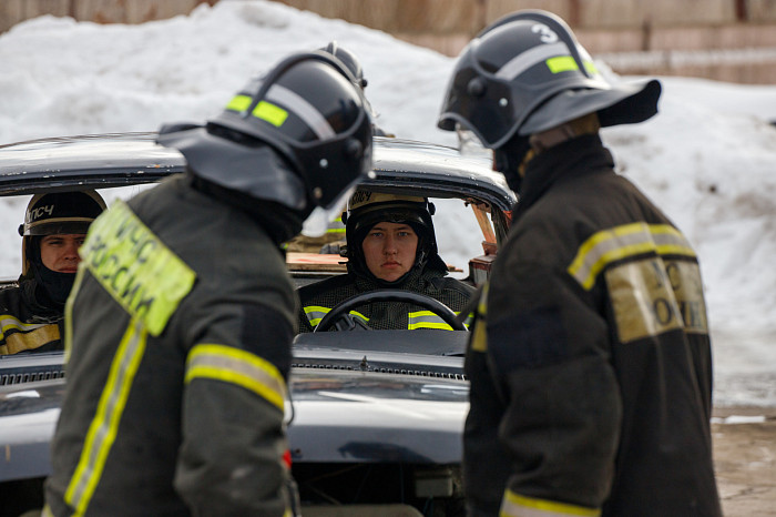 В Туле прошли соревнования среди спасателей по ликвидации последствий ДТП
