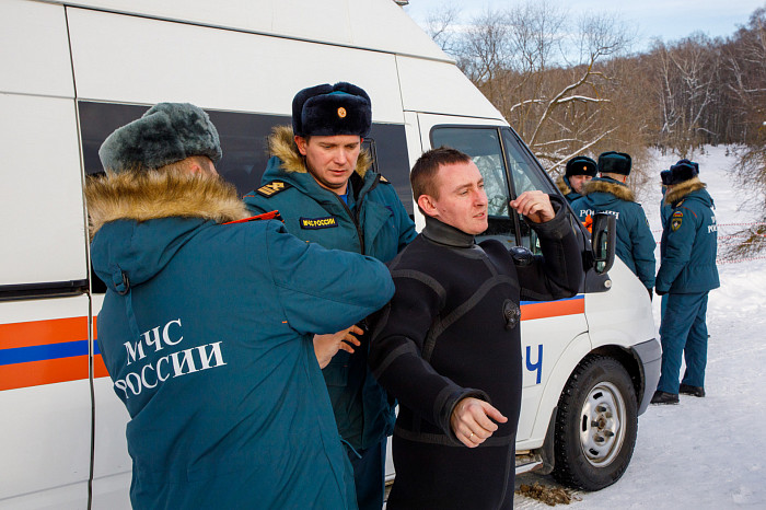 Тульские спасатели провели тренировку по спасению людей из водоемов