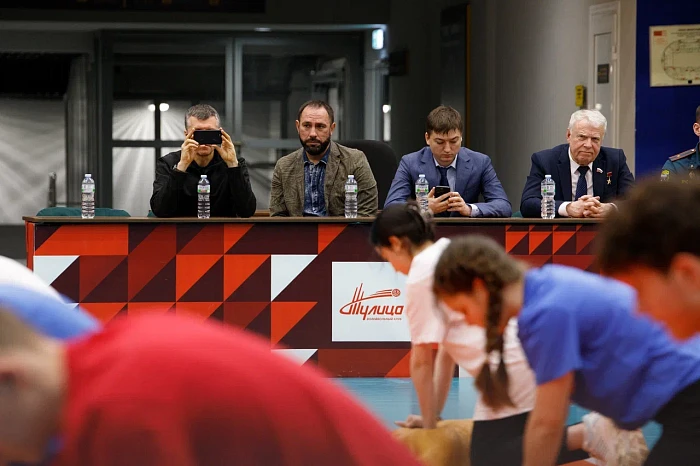 Туляки отработали навыки оказания первой помощи в рамках флешмоба «Дети спасают жизни»