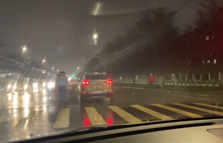 ﻿В Туле на проспекте Ленина столкнулись две легковушки