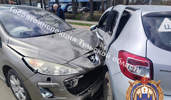 Водитель иномарки устроил ДТП из-за неправильного разворота в Узловой
