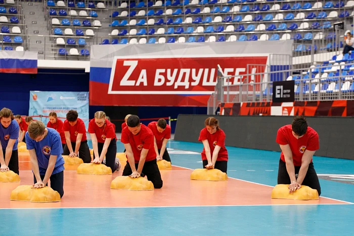 Туляки отработали навыки оказания первой помощи в рамках флешмоба «Дети спасают жизни»