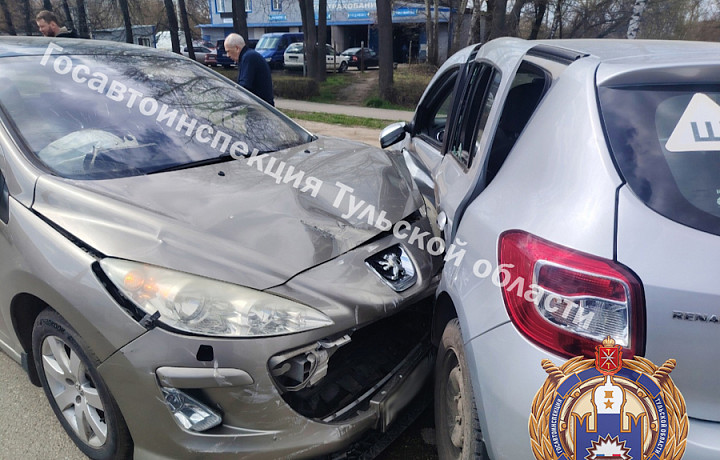 Водитель иномарки устроил ДТП из-за неправильного разворота в Узловой