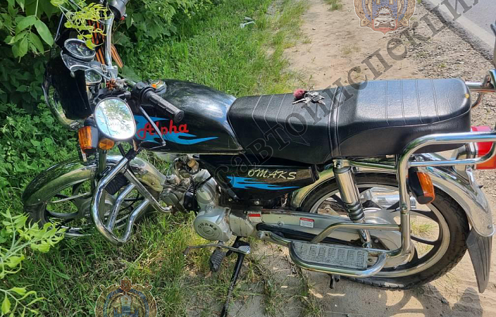 В Узловском районе водитель не справился с управлением мопедом