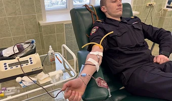 Тульские полицейские стали донорами крови