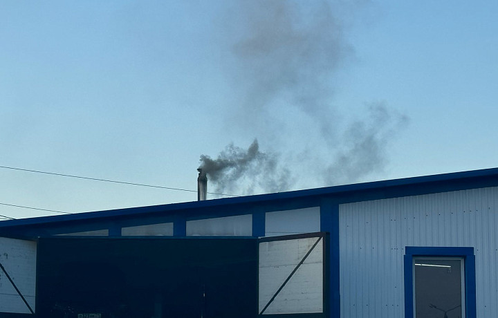 «Из трубы валит едкий коричневый дым»: жители тульского Заречья пожаловались на жуткую вонь