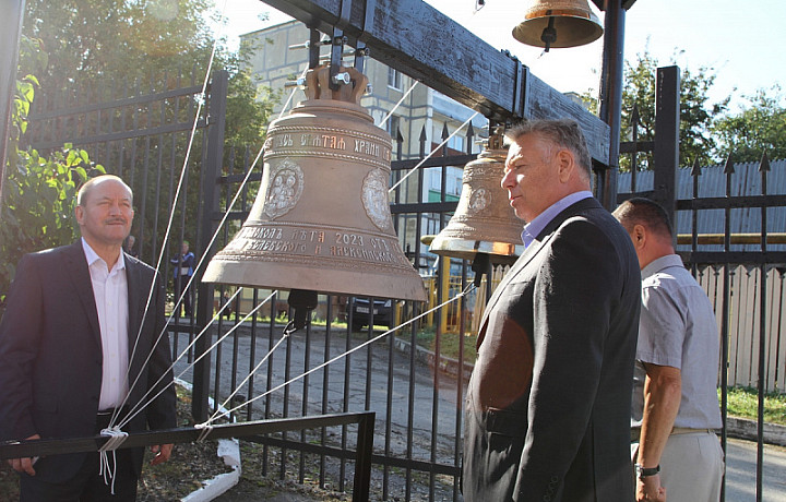 В Крестовоздвиженском храме Тульской области освятили колокольню