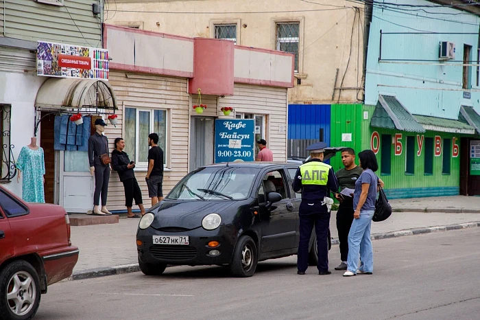 Пустеющая улица Пирогова в Туле: работа без вывесок и патрули ГИБДД