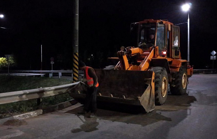В Туле продолжилась уборка улично-дорожной сети