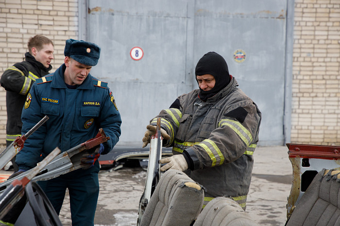 В Туле прошли соревнования среди спасателей по ликвидации последствий ДТП