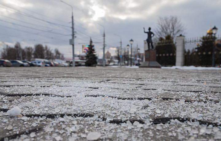 В Туле потратят почти 18 млн рублей на противогололедные средства