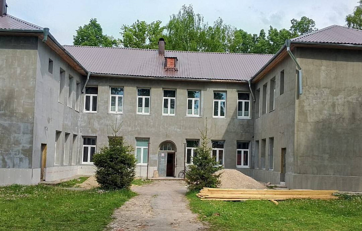 В Суворовском районе ремонт врачебной амбулатории ведется поэтапно