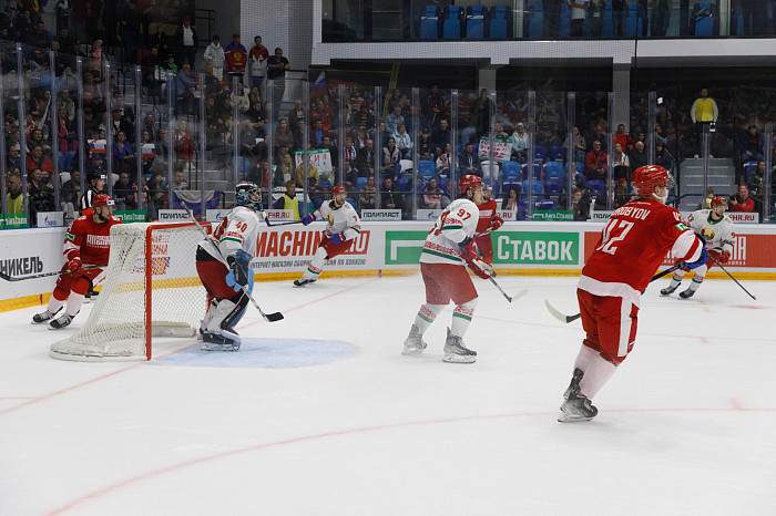 Фоторепортаж: как прошел матч между национальными сборными России и Беларуси