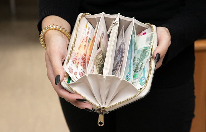 Зарплата в малых и средних населенных пунктах Тульской области составила 42 тысячи рублей