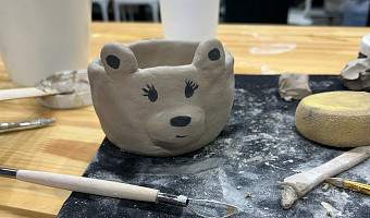 Картина на спиле дерева и лепка чашки: куда отвести ребёнка в Туле, чтобы отключить режим «Мне скучно!»