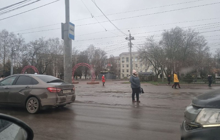 Тулу начали украшать к Новому году