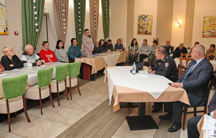 Глава регионального УМВД посетил в Туле пункт временного размещения вынужденных переселенцев из ЛДНР