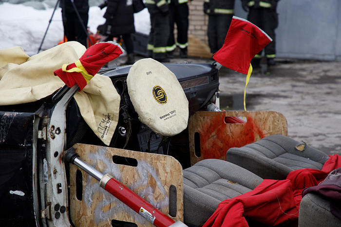 В Туле прошли соревнования среди спасателей по ликвидации последствий ДТП