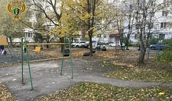Прокуратура нашла опасные нарушения на детской площадке в Туле