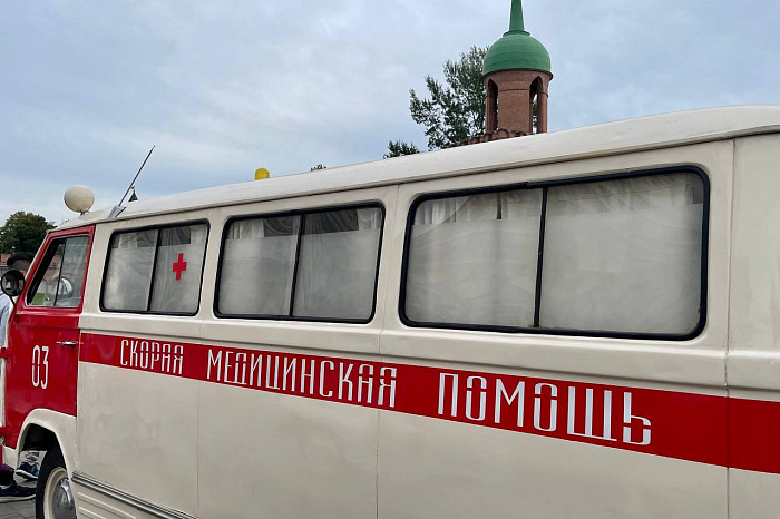 Тулякам показали автомобили скорой помощи разных лет: фоторепортаж