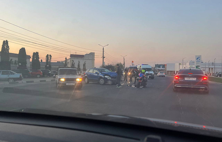 В Туле в ДТП на Новомосковском шоссе пострадал мотоциклист