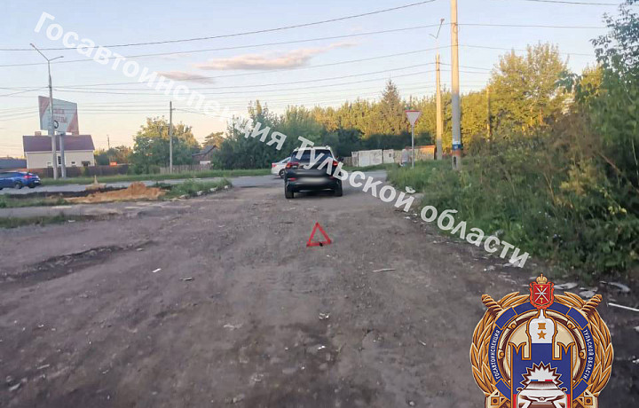 В Новомосковске водитель Buick сбила девочку на электросамокате