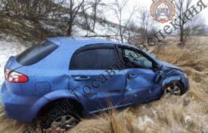На трассе «Тула – Белев» Chevrolet Lacetti врезался в ограждение: водителя госпитализировали