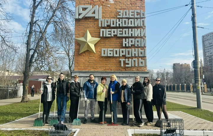 Депутаты Тульской городской Думы приняли участие в субботнике