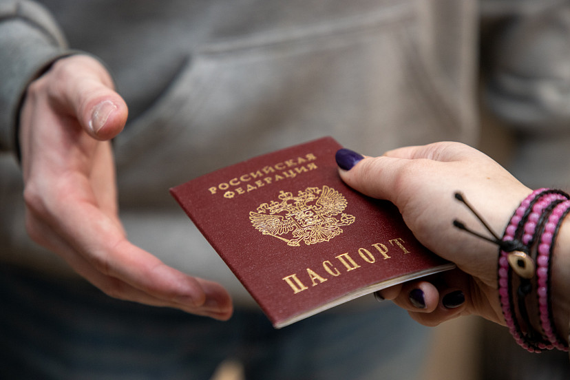 ﻿В России опровергли слухи о разработке нового образца паспорта | ТСН24