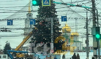 В Туле приступили к демонтажу главной новогодней ёлки