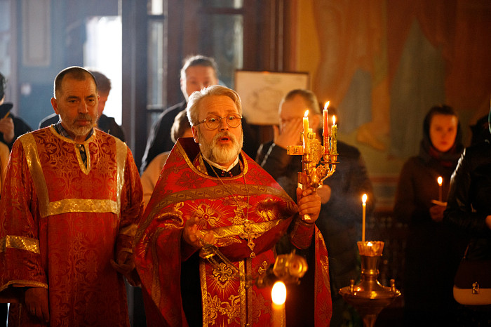В Туле прошла церемония прощания с худруком тульского драмтеатра Дмитрием Красновым