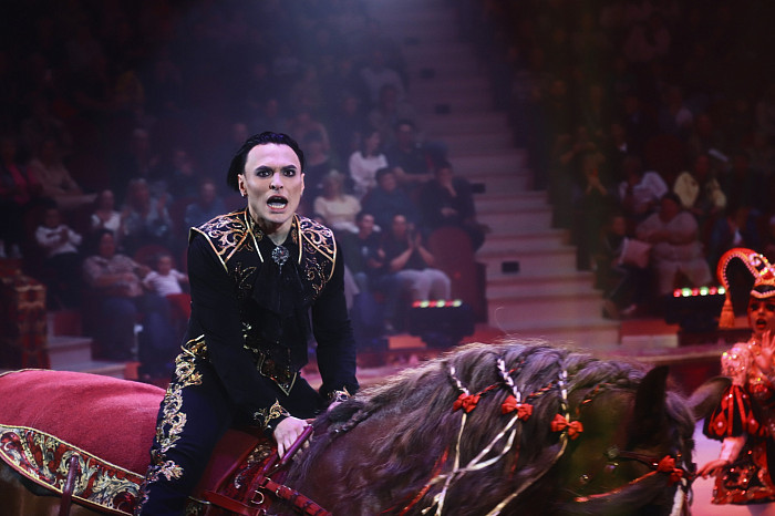 «Доводим каждую деталь до совершенства»: артисты «Королевского цирка» Гии Эрадзе рассказали, как рождается настоящее шоу