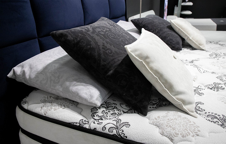 Сомнолог Бузунов дал пять советов, как справиться с бессонницей на фоне стресса