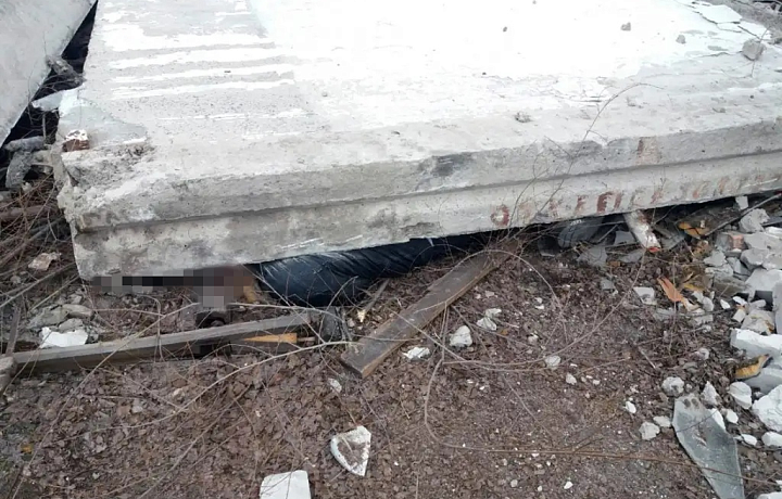 В Богородицком районе мужчину насмерть задавило бетонной плитой