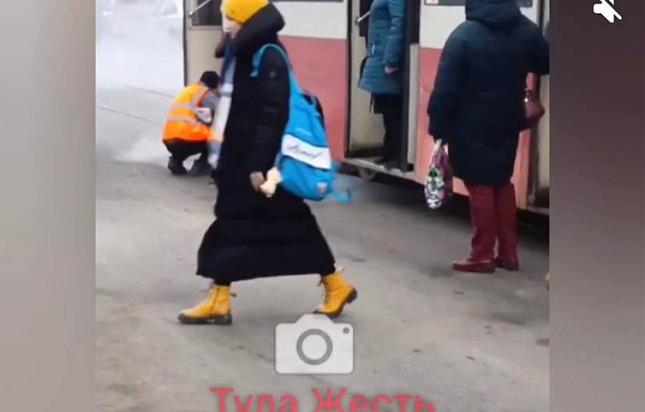 В Туле на остановке «Улица Станиславского» задымился трамвай