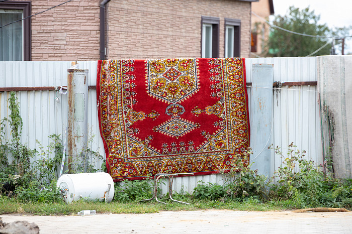 Молодожены-подростки и пир горой: как в тульском Плеханово отмечают цыганские свадьбы