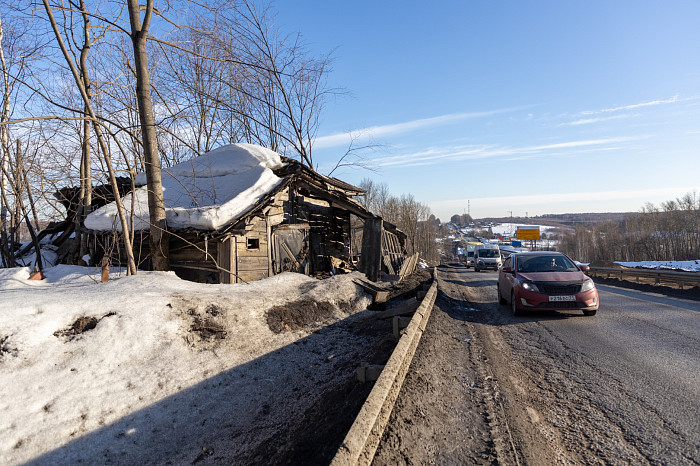Дом, который построил неизвестно кто: В Туле ищут владельца полуразрушенного строения у трассы «Крым»