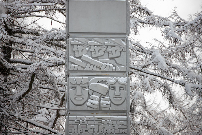 Тулу засыпало снегом: как в городе борются с последствиями стихии