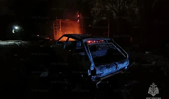 Два человека погибли во время пожара строительного вагончика в Туле 30 апреля