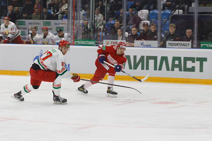 Фоторепортаж: как прошел матч между национальными сборными России и Беларуси