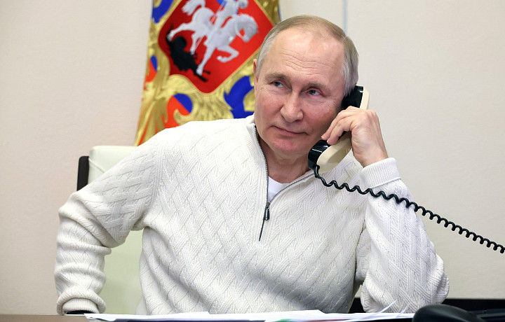 Американский журналист Такер Карлсон возьмет интервью у Владимира Путина
