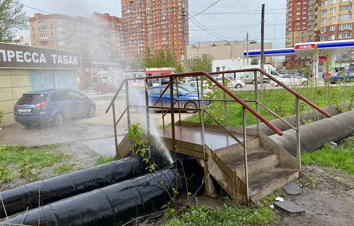 На Зеленстрое в Туле прорвало трубу