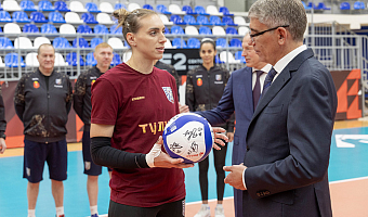 Миляев встретился с волейболистками «Тулицы» перед новым сезоном чемпионата России