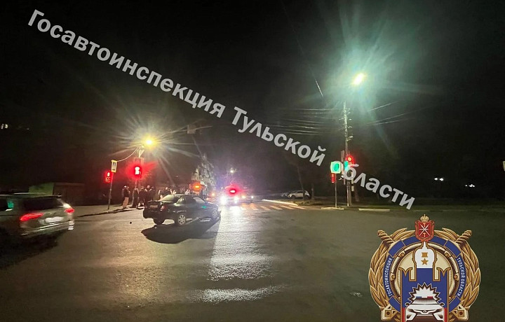 На улице Кутузова в Туле в ДТП пострадал мотоциклист