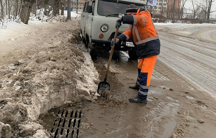 В Туле проводят работы по содержанию ливневой канализации