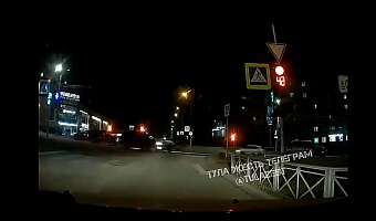 Момент ДТП на улице Максима Горького в Туле попал на видео