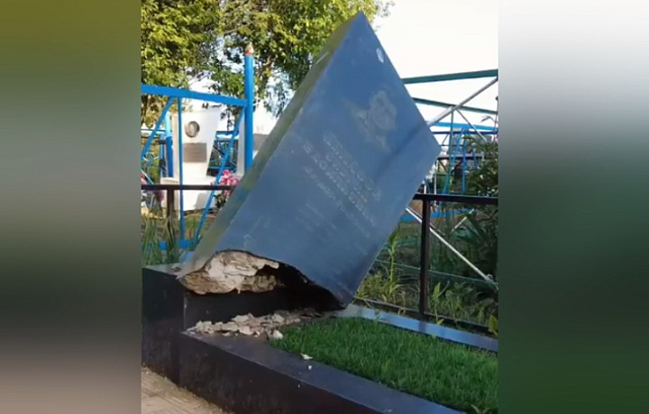 «Это дело чести для полиции – найти преступников и по закону наказать»: Николай Терехов прокомментировал случай вандализма на старом кладбище в Узловой